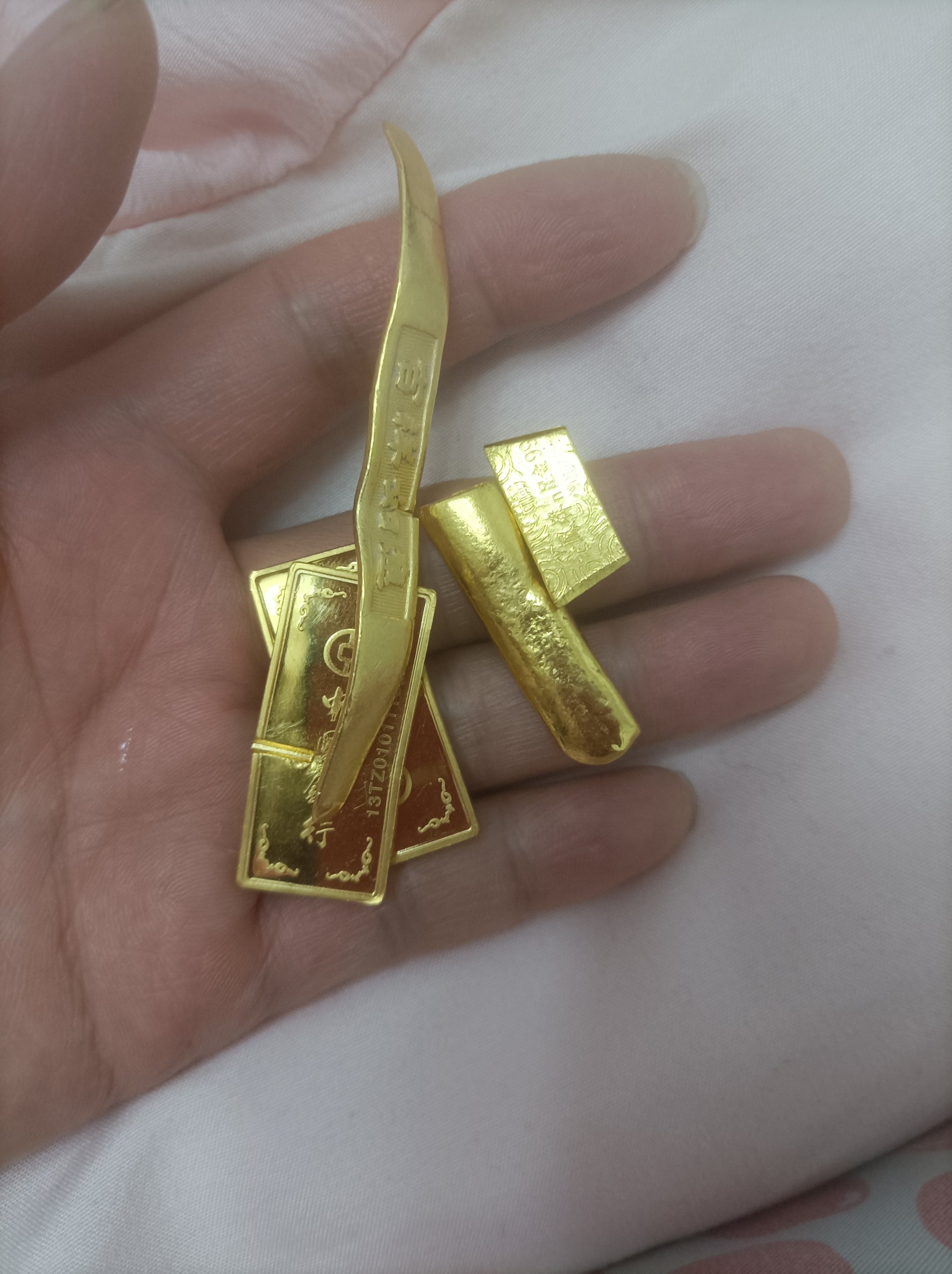 假贵金属抵押(假黄金抵押贷款案)