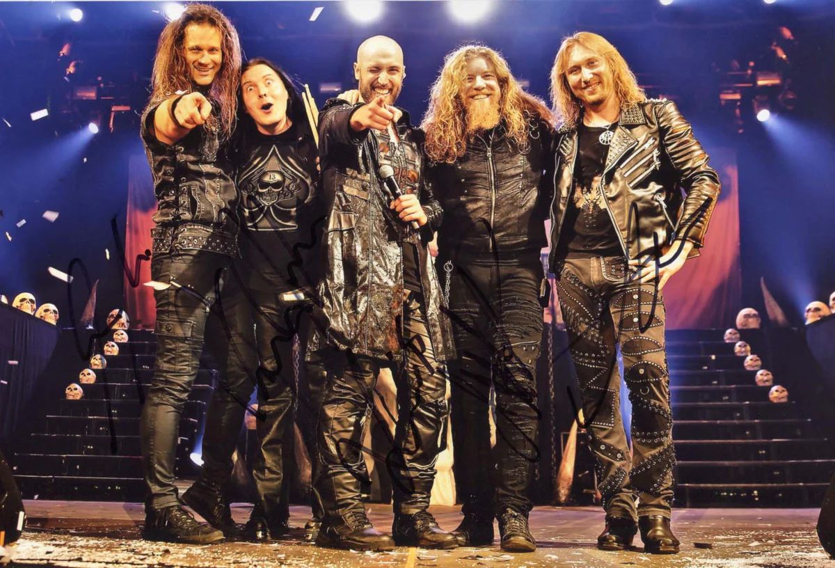 no贵金属乐队(找一个死亡金属乐队)